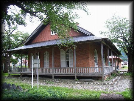 �����{��